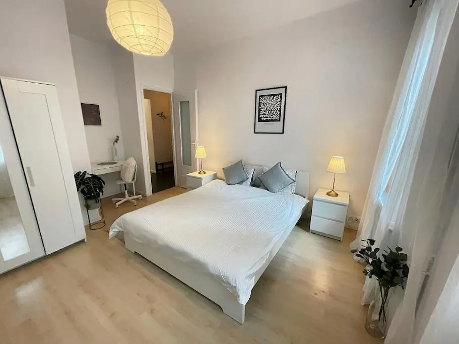 Deak Charming Apa With Balcony Apartamento Budapest Hungría