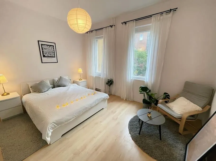 Deak Charming Apa With Balcony Apartamento Budapest Hungría