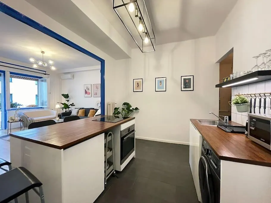 Deak Charming Apa With Balcony Apartment Budapest 0*,  Hungary