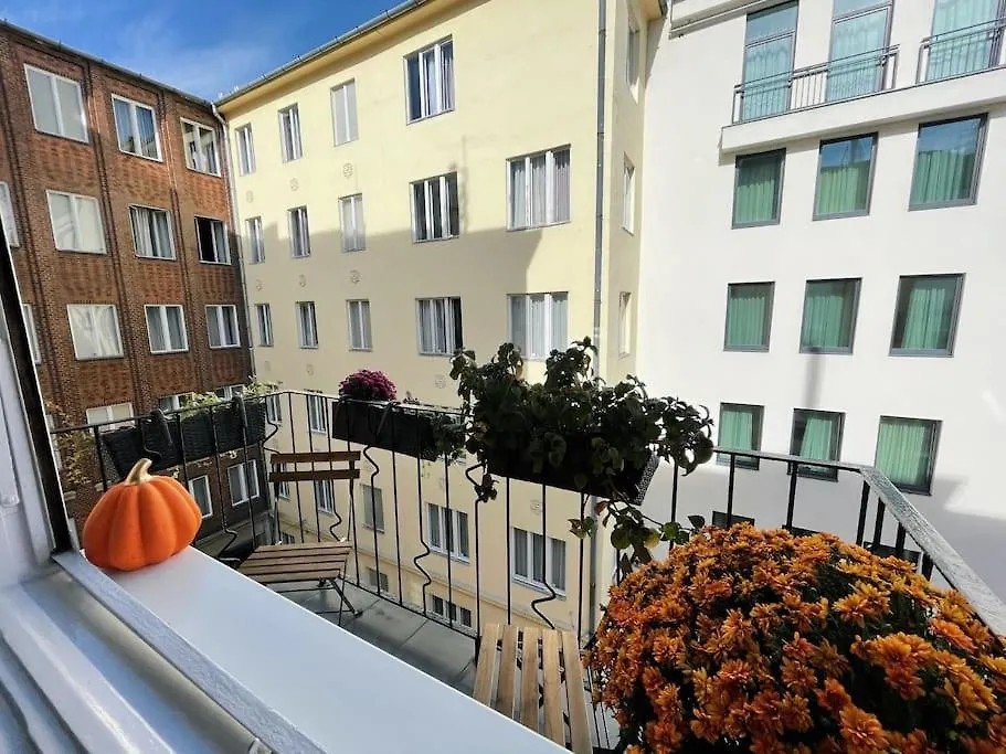 Deak Charming Apa With Balcony Apartment Budapest