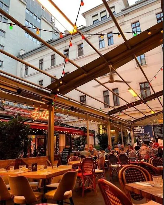 Deak Charming Apa With Balcony Apartment Budapest Hungary