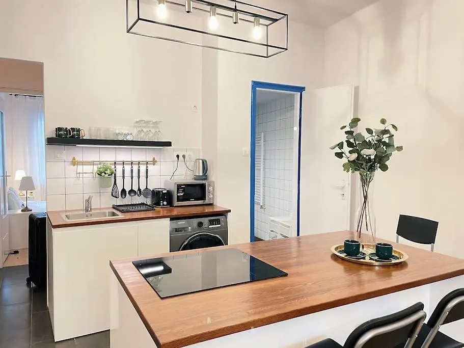 Deak Charming Apa With Balcony Apartment Budapest Hungary